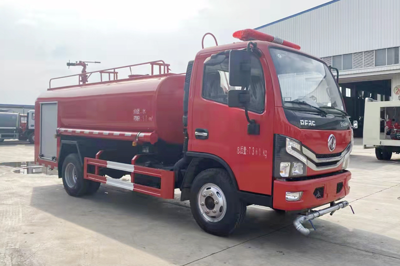 國(guó)六5立方森林消防灑水車